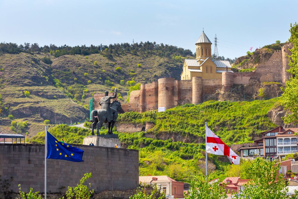تور گرجستان آبان